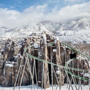 Lagoon Eğlence Parkı'nda Yenilikçi Bir Macera: 'Primordial' ile Karanlık Hız Treninin Heyecan Verici Buluşması