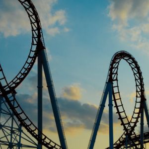 Adrenalinin Zirvesi: Roller Coaster'ların Heyecan Dolu Dünyası