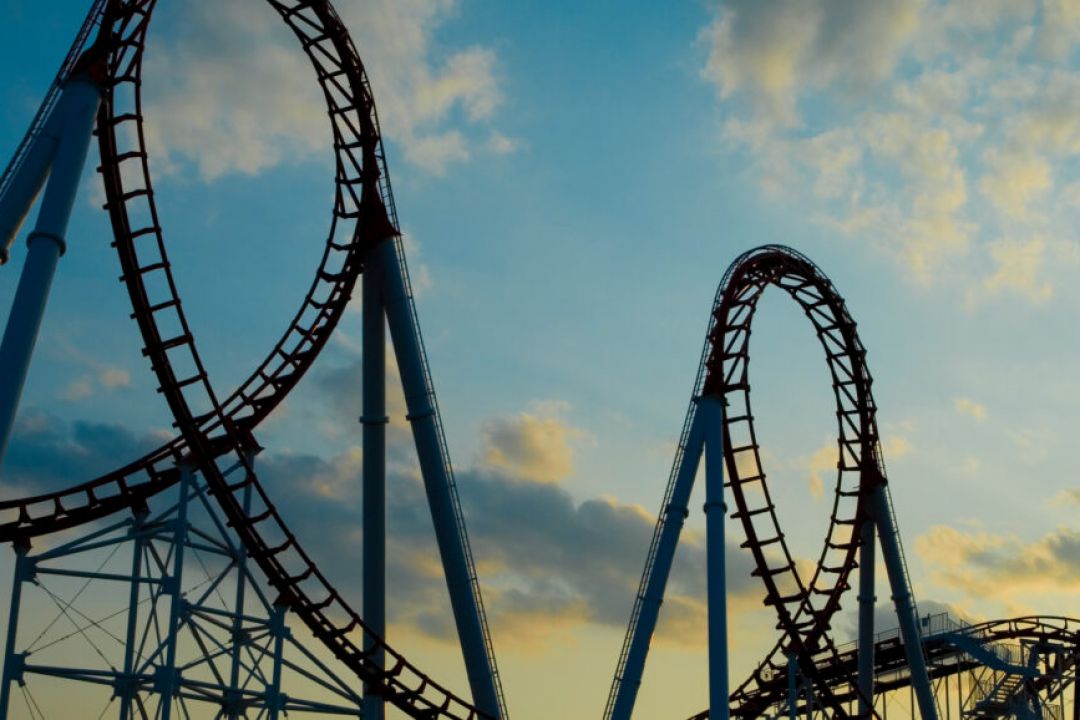 Adrenalinin Zirvesi: Roller Coaster'ların Heyecan Dolu Dünyası